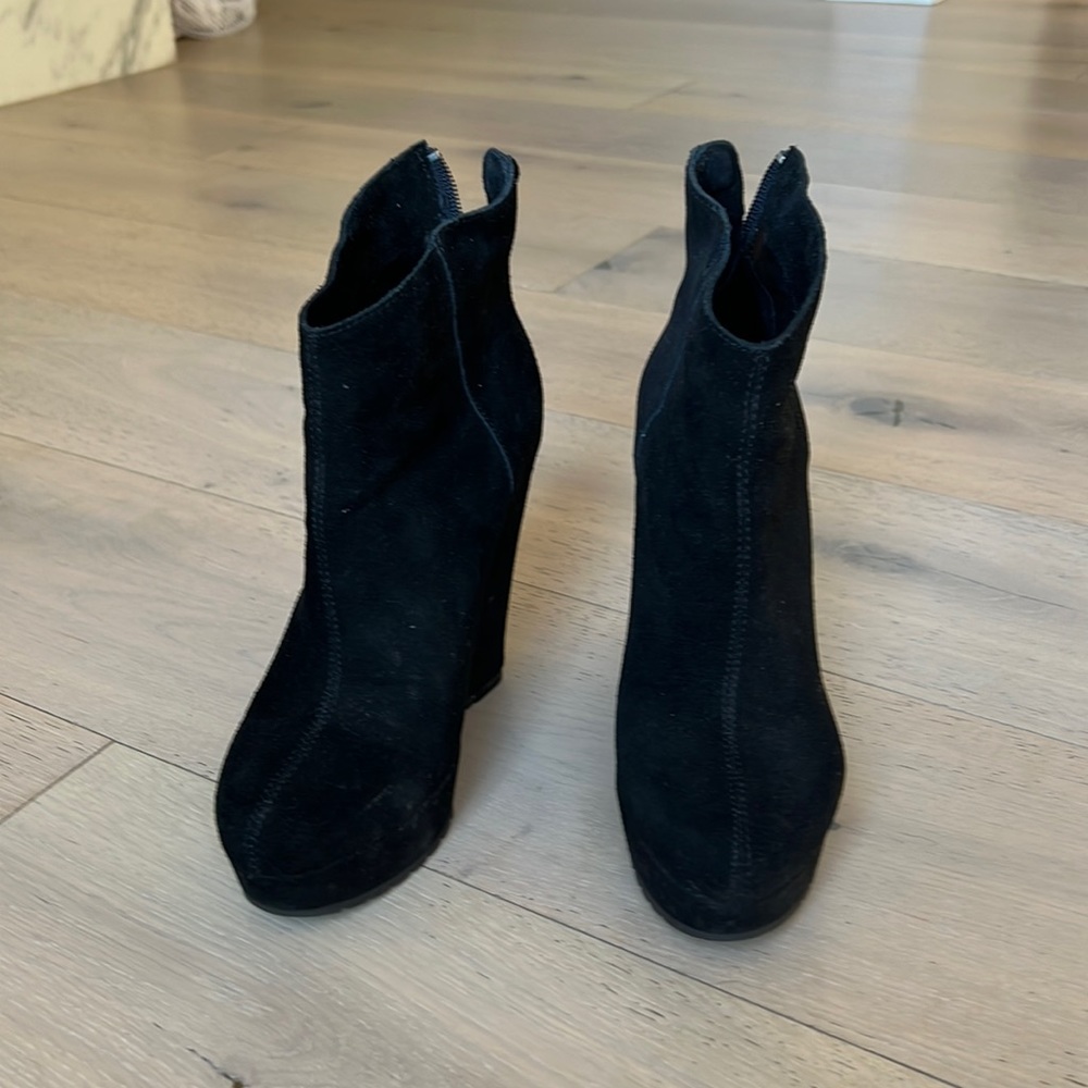 Suede platform boots